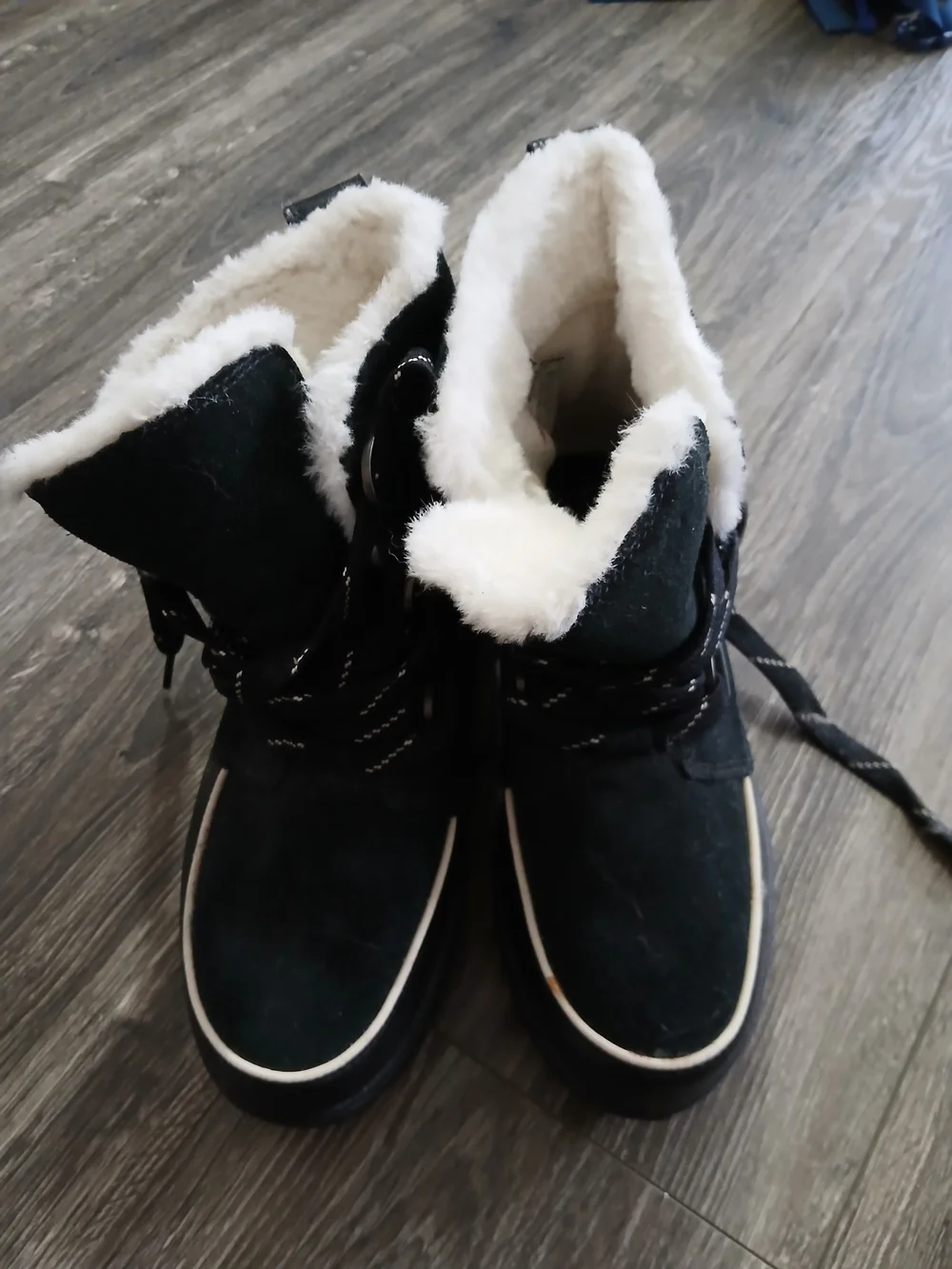 Sorel Womens Black Winter Boots - Durable Traction Sole